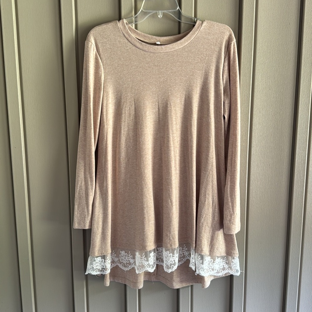 Cream Tunic Trimmed in Lace size Medium